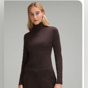 Lululemon Ribbed Wool-Blend Turtleneck